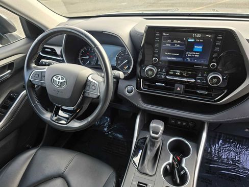 Certified 2020 Toyota Highlander XLE image 10