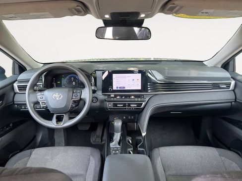 Used 2025 Toyota Camry SE FWD image 10