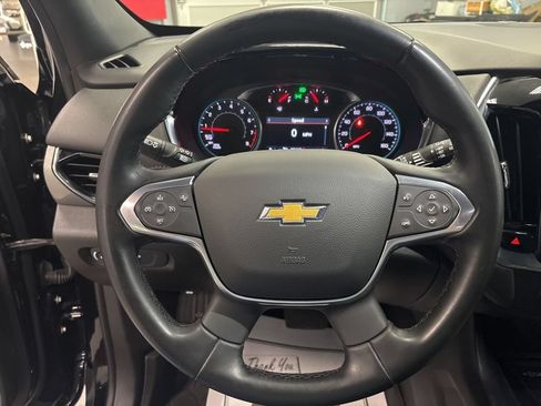 Used 2023 Chevrolet Traverse LT FWD image 19
