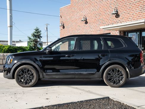 Used 2021 Kia Telluride EX w/ EX Premium Package AWD/4WD image 3