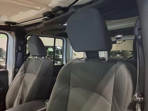 Used 2018 Jeep Wrangler Unlimited Sport S image 15