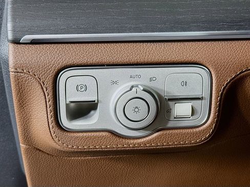 Used 2024 Mercedes-Benz GLE 350 4MATIC image 10