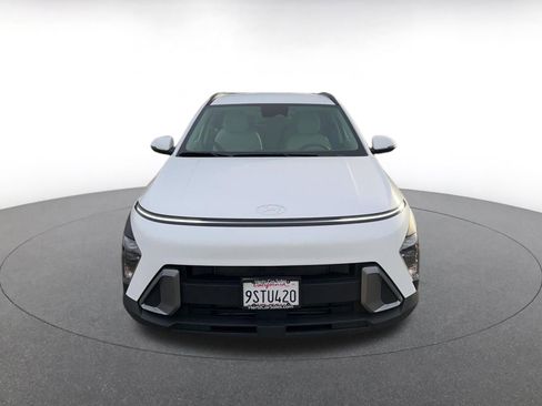 Used 2025 Hyundai Kona SEL image 4