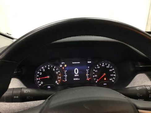 Used 2022 Jeep Compass Latitude w/ Sun and Sound Group AWD/4WD image 11