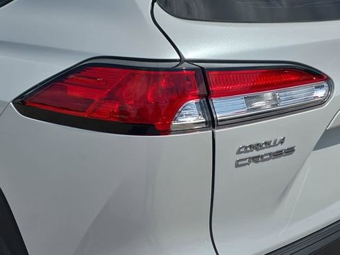 Used 2025 Toyota Corolla Cross L FWD image 34