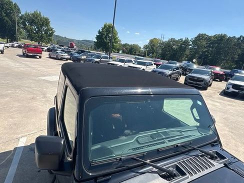 Used 2024 Jeep Wrangler Sport AWD/4WD image 34