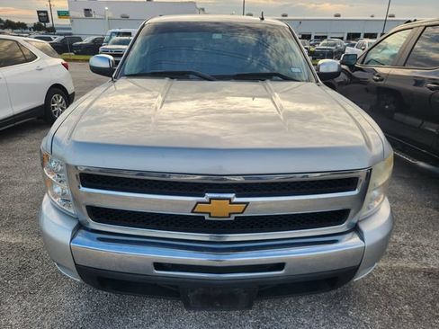 Used 2011 Chevrolet Silverado 1500 LT w/ Texas Edition RWD image 2