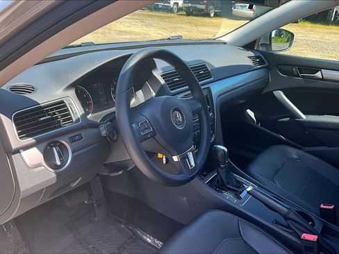 Used 2014 Volkswagen Passat 1.8T Wolfsburg Edition FWD image 18