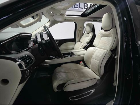 Used 2020 Lincoln Navigator Black Label w/ Cargo Convenience Package AWD/4WD image 8