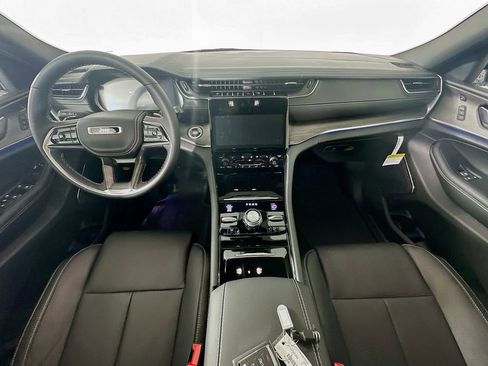 New 2025 Jeep Grand Cherokee Overland w/ Luxury Tech Group IV image 9