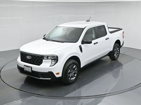 Certified 2025 Ford Maverick XLT w/ 4K Tow Package AWD/4WD image 37