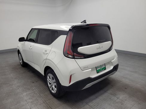 Used 2023 Kia Soul LX image 5