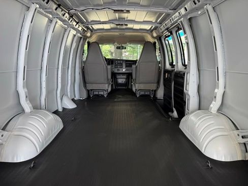 Used 2025 Chevrolet Express 2500 Work Van w/ Driver Convenience Package image 9