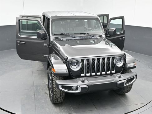 Used 2023 Jeep Gladiator Overland w/ Popular Equipment Package image 38