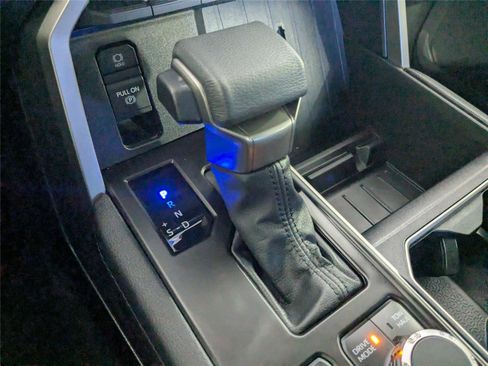 Used 2025 Toyota Tundra Limited image 21