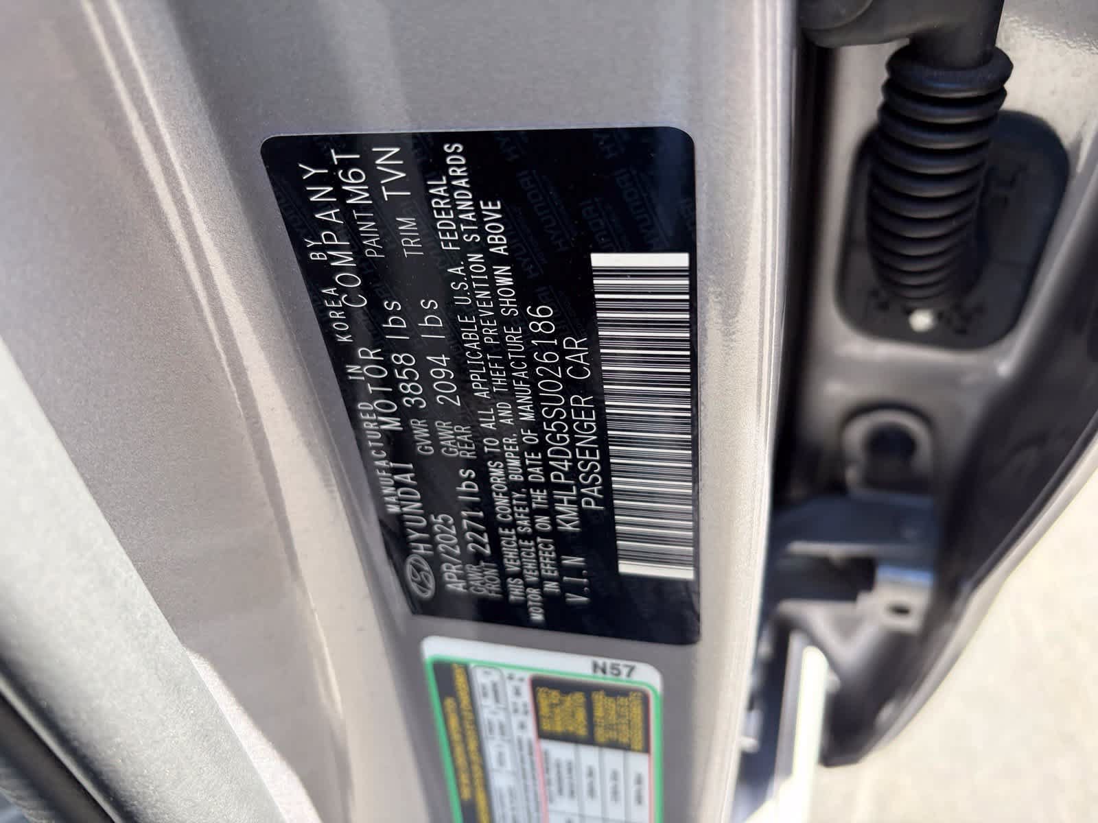 Used 2025 Hyundai Elantra Limited FWD image 9