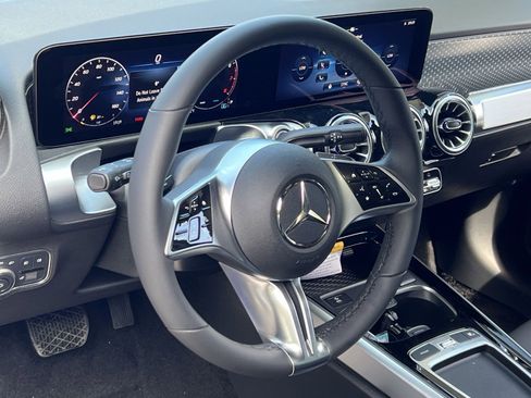 New 2026 Mercedes-Benz GLB 250 4MATIC image 21