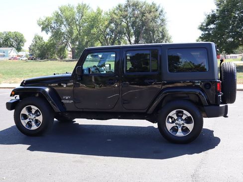 Used 2017 Jeep Wrangler Unlimited Sahara w/ Trailer Tow Group AWD/4WD image 8