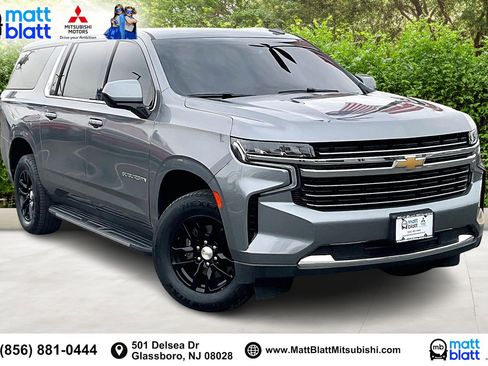 Used 2021 Chevrolet Suburban LT image 2