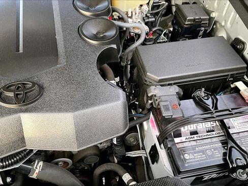 Used 2022 Toyota 4Runner SR5 image 31