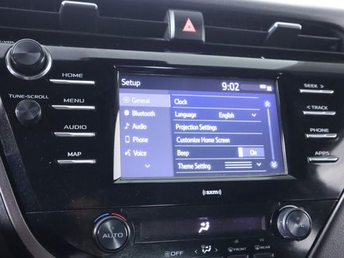Used 2020 Toyota Camry SE FWD image 22