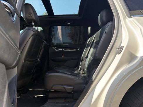 Used 2020 Cadillac XT6 Premium Luxury FWD image 10