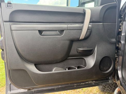 Used 2011 Chevrolet Silverado 3500 LT w/ Interior Plus Package image 29