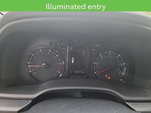 Used 2020 Toyota 4Runner SR5 AWD/4WD image 25