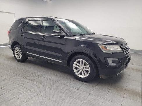 Used 2017 Ford Explorer XLT FWD image 11