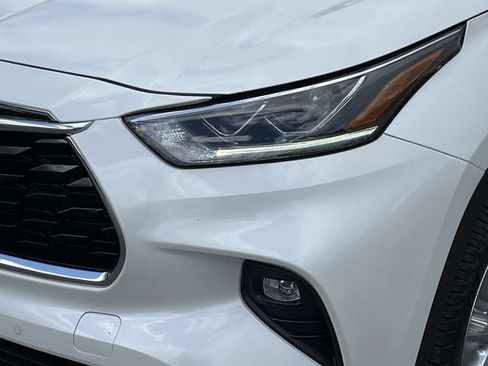 Used 2021 Toyota Highlander Limited image 10