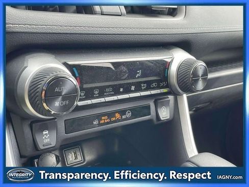 Used 2025 Toyota RAV4 XLE AWD/4WD image 29