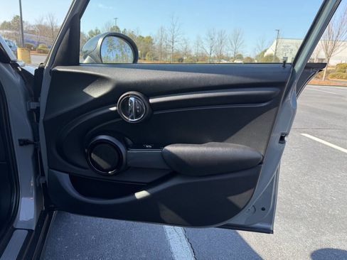 Used 2015 MINI Cooper 4-Door Hardtop image 18