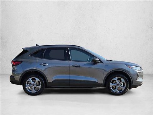 Used 2025 Ford Escape ST-Line AWD/4WD image 4