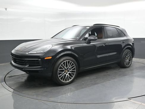 Used 2023 Porsche Cayenne AWD/4WD image 9