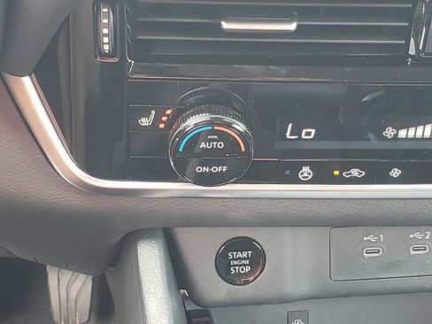 Certified 2024 Nissan Rogue SL image 35