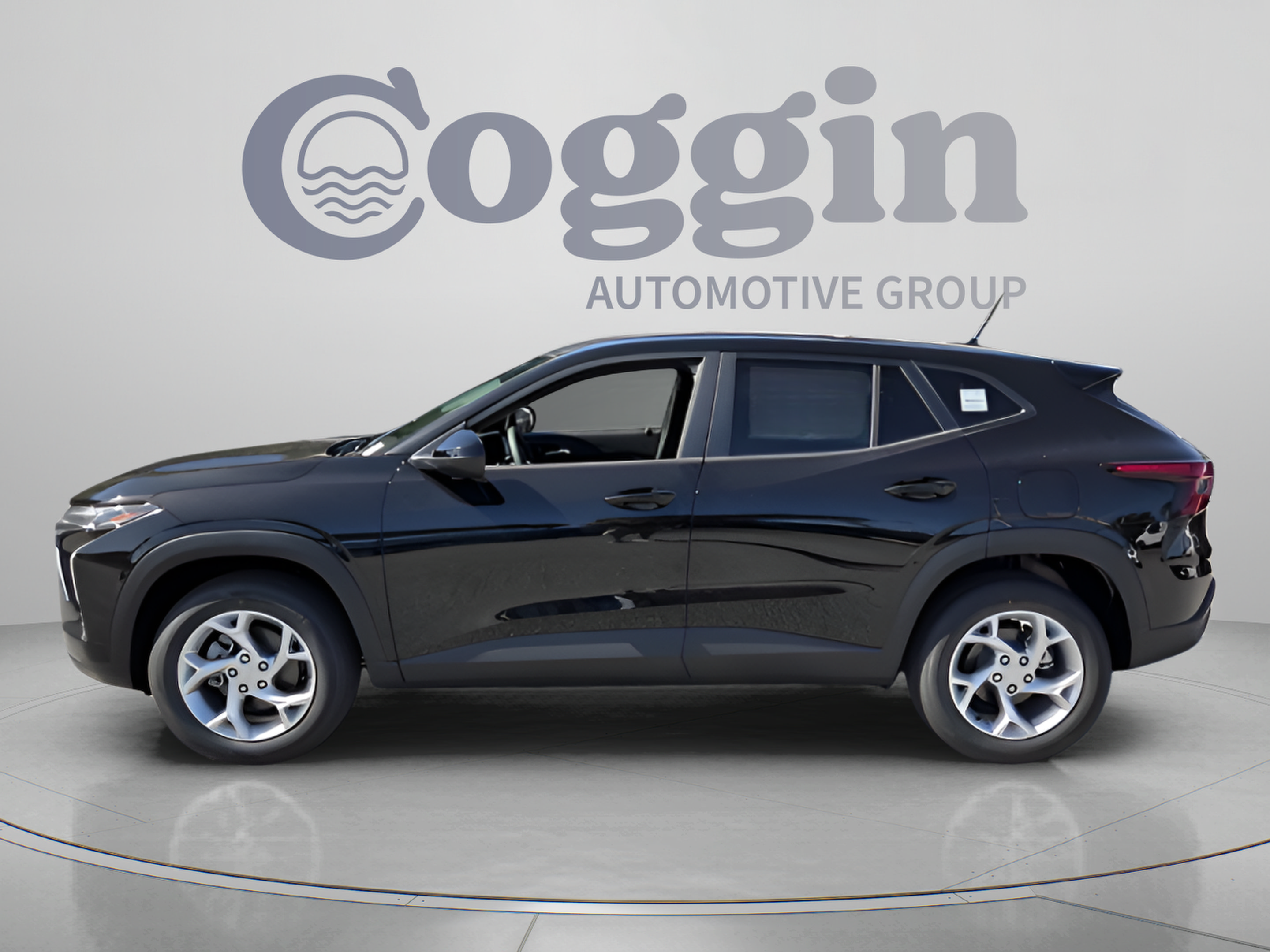 New 2026 Chevrolet Trax LS w/ LS Convenience Package FWD image 2