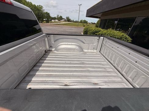Used 2017 RAM 1500 Express RWD image 23