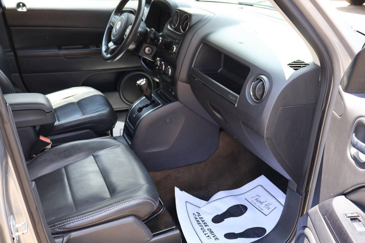 Used 2016 Jeep Patriot High Altitude FWD image 19