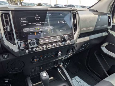 Used 2025 Nissan Frontier SV RWD image 18