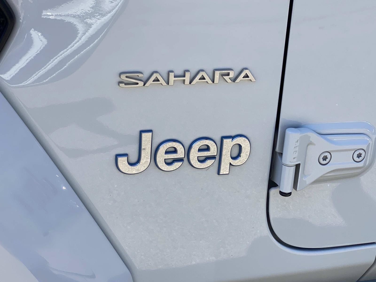 Used 2024 Jeep Wrangler Unlimited Sahara w/ Safety Group AWD/4WD image 13