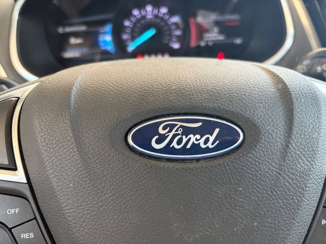 Used 2018 Ford Edge Titanium w/ Equipment Group 301A AWD/4WD image 21