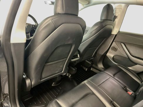 Used 2021 Tesla Model Y Long Range AWD/4WD image 29