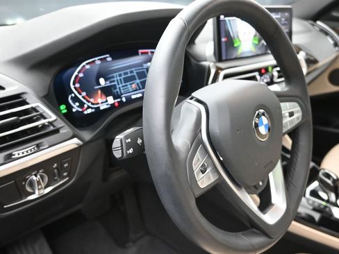 Certified 2025 BMW X4 xDrive30i w/ Premium Package AWD/4WD image 12