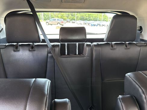 Used 2022 Toyota Highlander XLE image 37