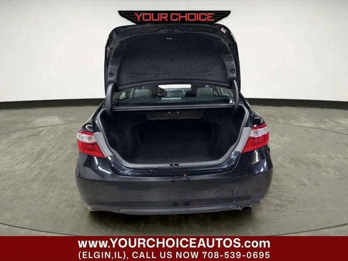 Used 2017 Toyota Camry SE FWD image 5