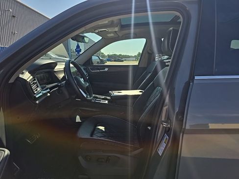 Used 2025 Volkswagen Atlas SEL Premium R-Line AWD/4WD image 11