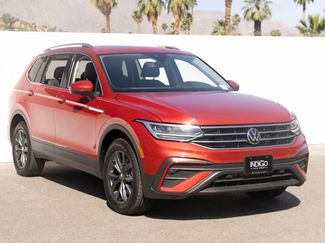 Used 2022 Volkswagen Tiguan SE w/ Panoramic Sunroof Package video 2