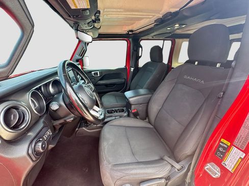 Used 2022 Jeep Wrangler Unlimited Sahara w/ Cold Weather Group AWD/4WD image 23
