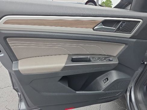 Used 2022 Volkswagen Atlas SEL image 19