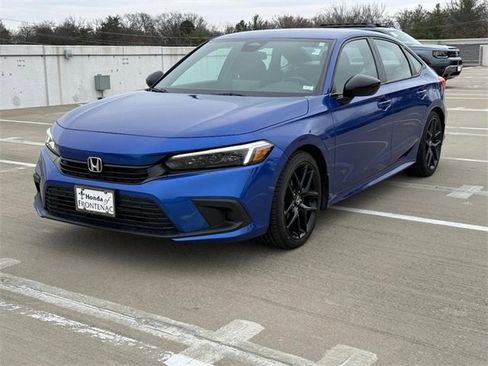 Used 2023 Honda Civic Sport image 8